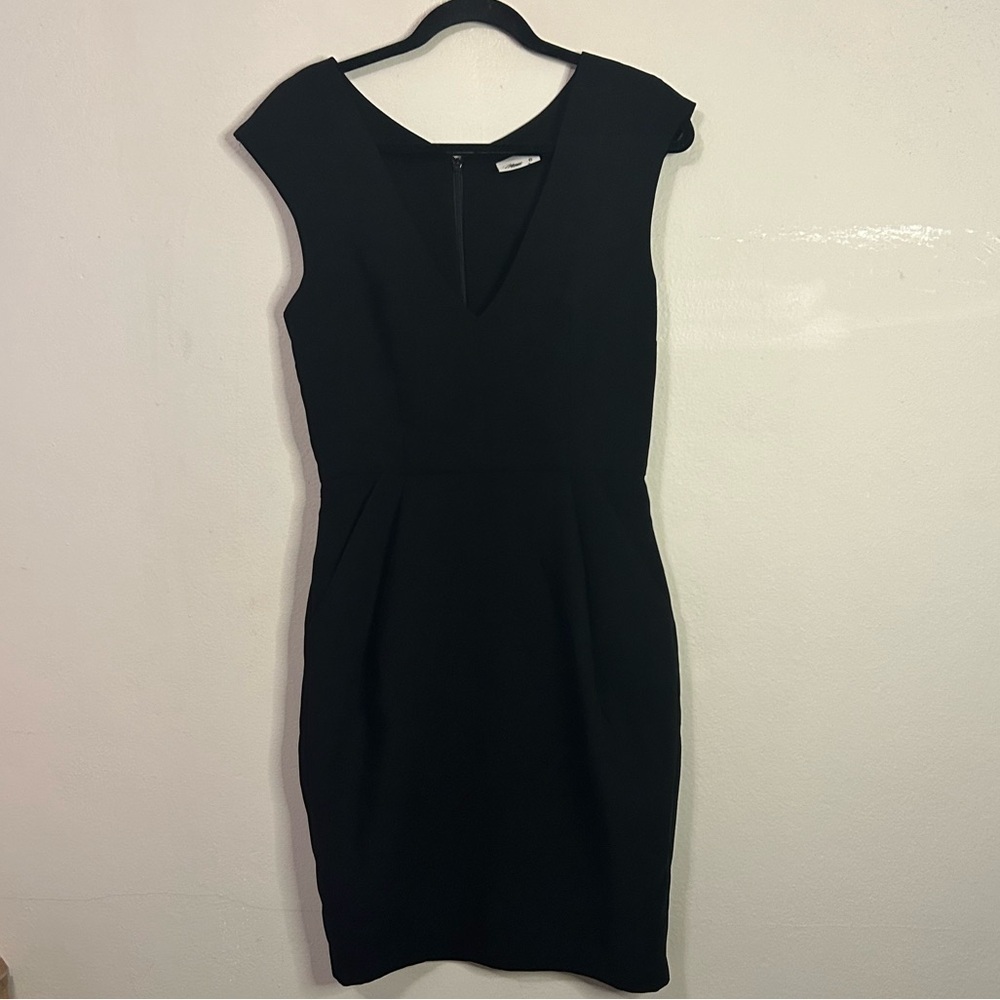 Clove Bodycon Black Dress